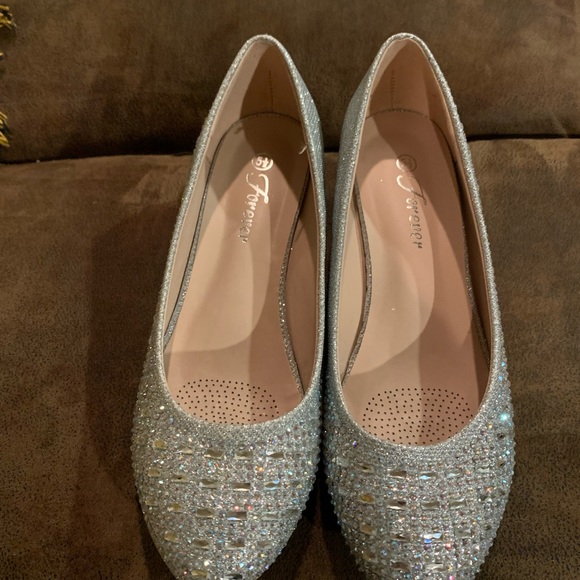 Excellent condition silver low wedge heels - Picture 11 of 11